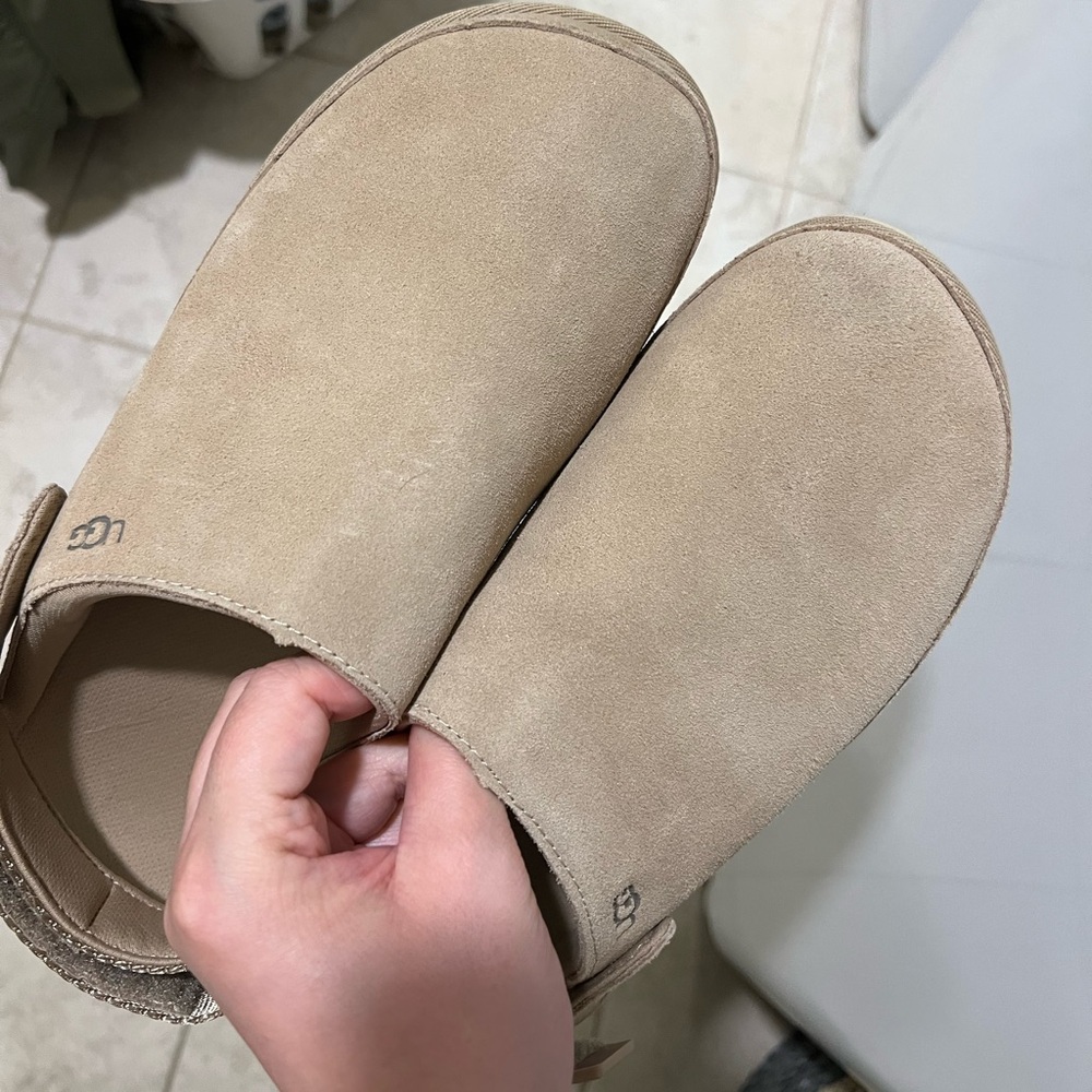 Ugg golden star clogs
